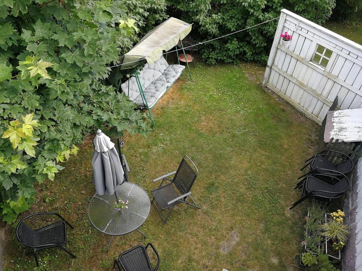 Villa Bond-Garden à Fågelmara Extérieur photo